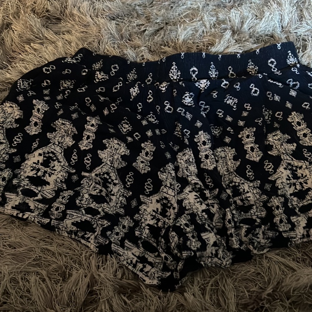 Shorts - Picture 2 of 5